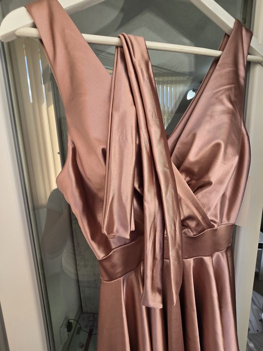 Сатенена дамска рокля