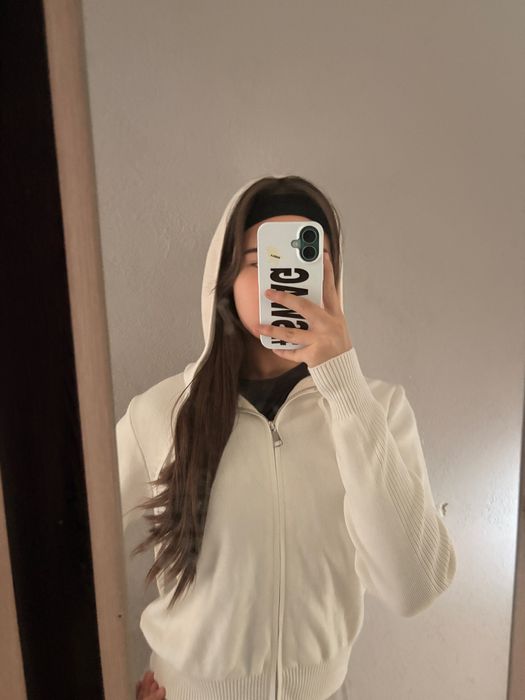 белая кофта ниразу не ношеная