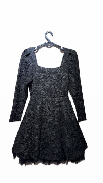 Qora koylak yangi kiyilmagan