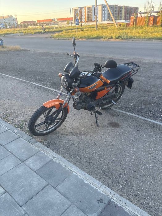 Продам мотоцикл альфа мопед Alpha 125 кубов стоит на учете
