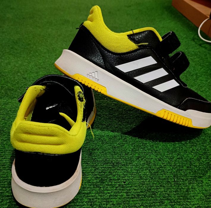 Детски кецове ниски номер 33.