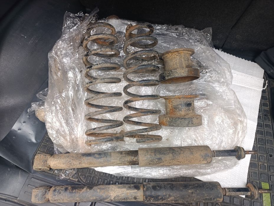 Suzuki grand vitara задни амортисьори