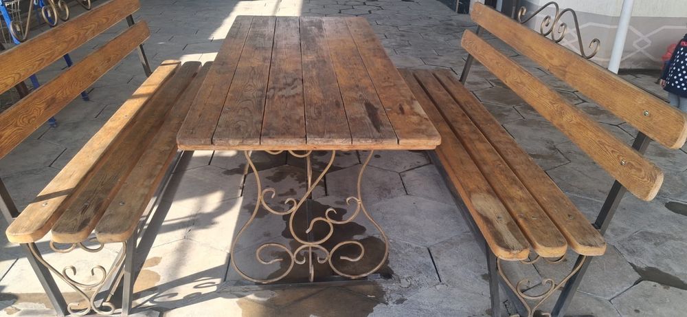 Стол со скомейкой во двор