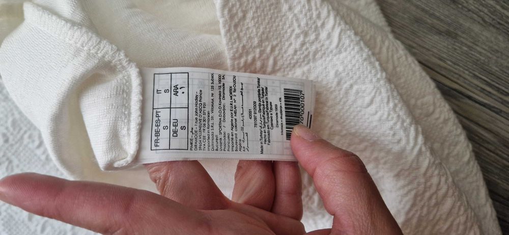 Лятна рокля с отворен гръб