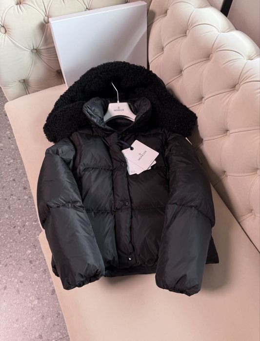 Дамски якета Moncler