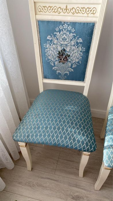 Стулья для гостей