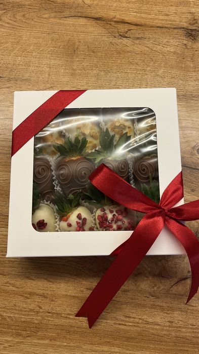 Клубника в шоколаде. Подарки. Есть каспий ред