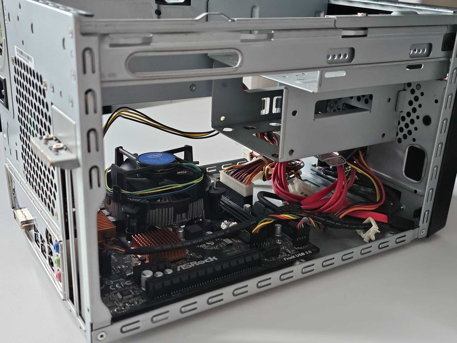 Kit PC Shuttle i5-6500 + ASRock H110M-DGS R3.0 + sursă Sistem HTPC Media server