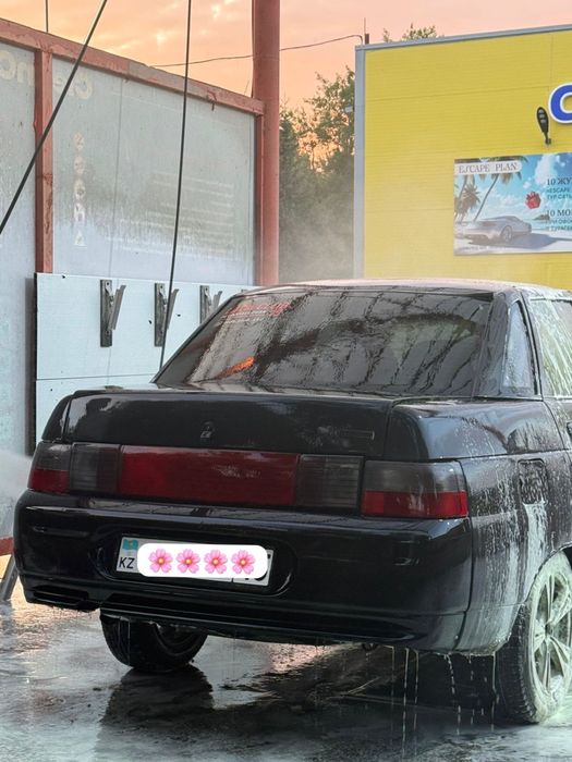 Автомобиль ваз 2110