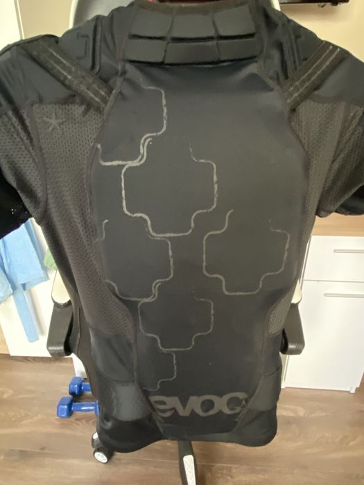 Протектор за тяло S размер evoc pro black