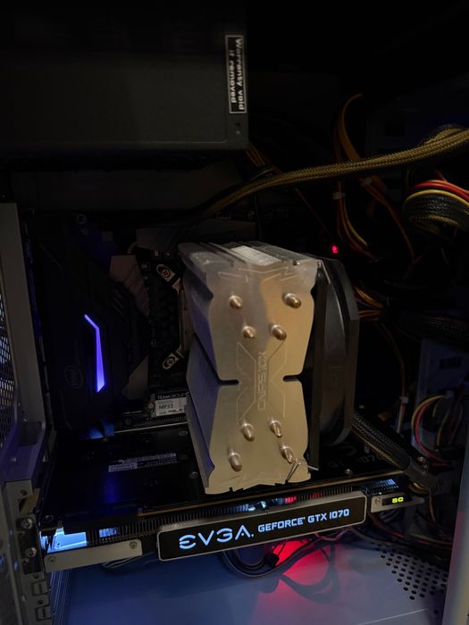 Геймърски компютър i7-8700k, evga gtx 1070 sc, 512gb SSD