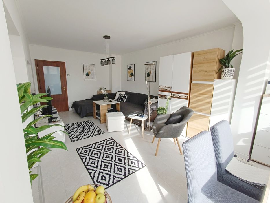 Продава се Тристаен апартамент в Варна, Базар Левски - 82 кв.м за 3281 €/кв.м - Снимка #1