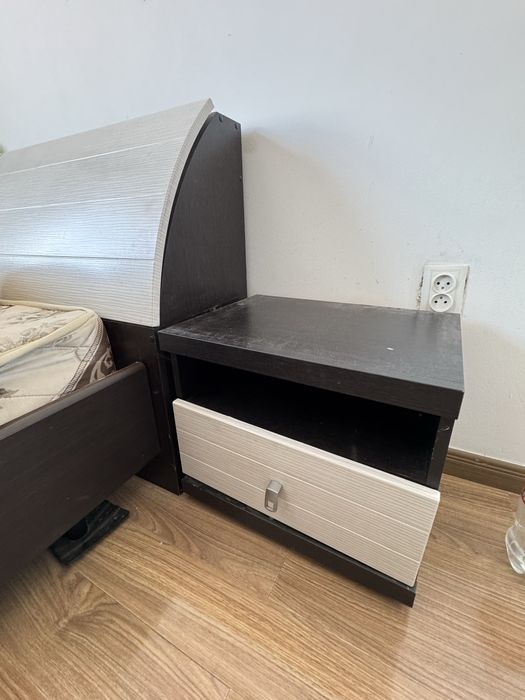 Продам спальную гарнитуру