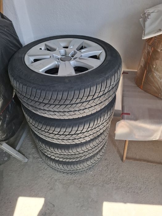 Гуми с лети джанти за Ауди