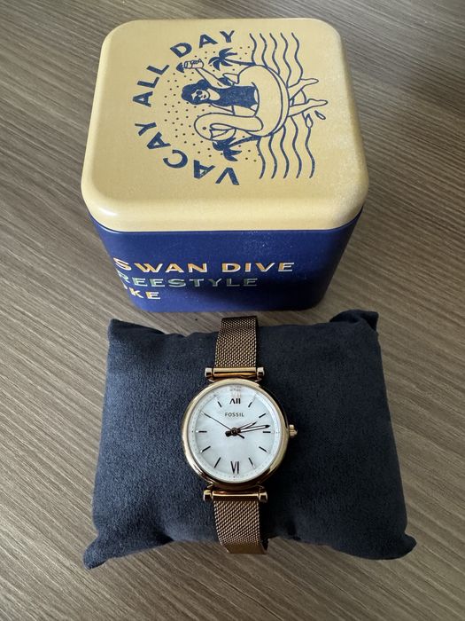 Женские часы Fossil Carlie