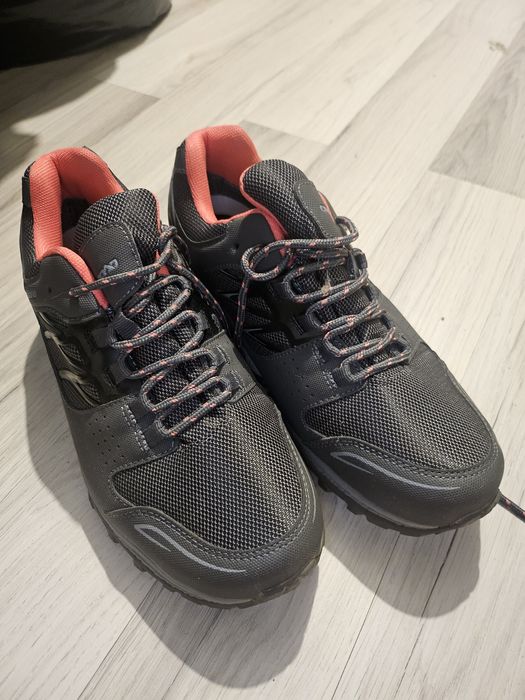 Adidas impermeabil marimea 39