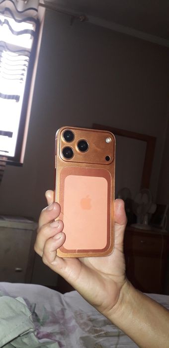 iPhone xr сотилади