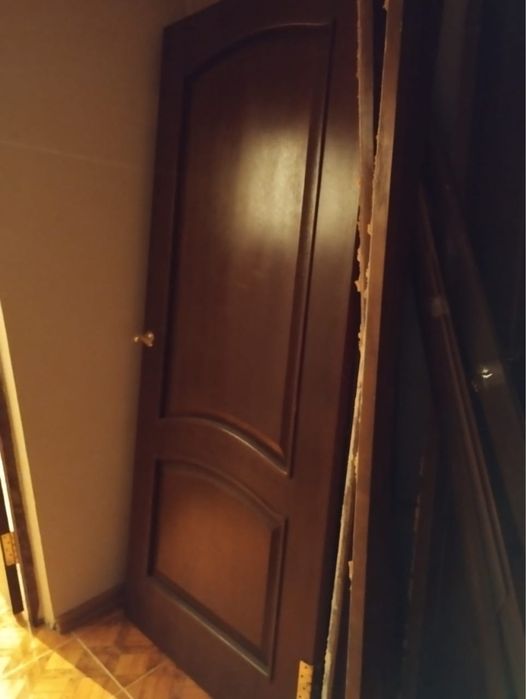 Двери б/у почти новые