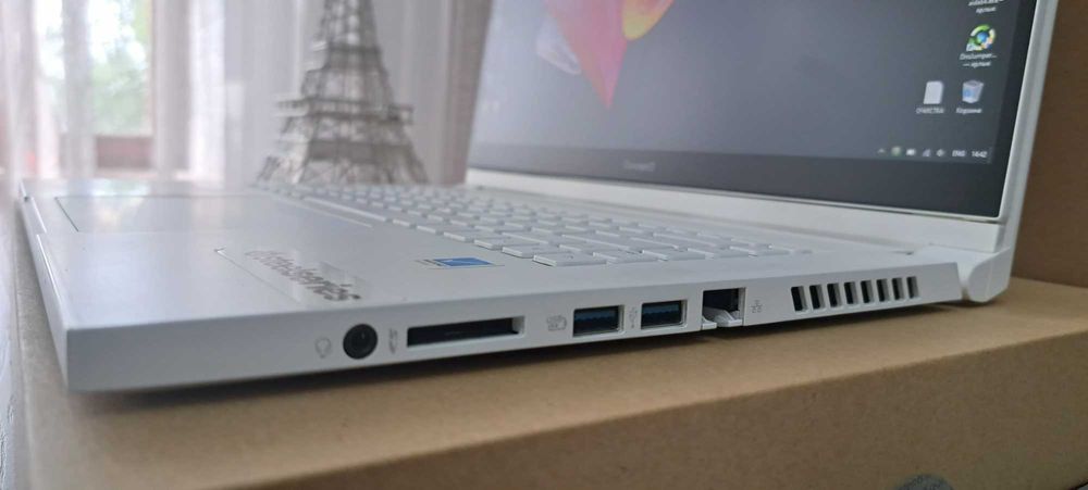 Ноутбук ConceptD сенсорным экраном