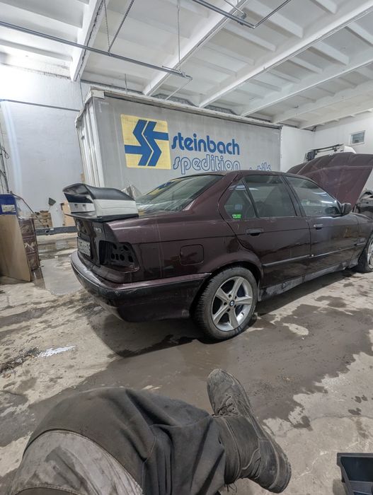 Продам БМВ е36 под ремонт