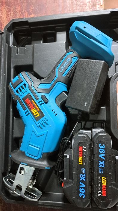 Fierastrau pe acumulator.