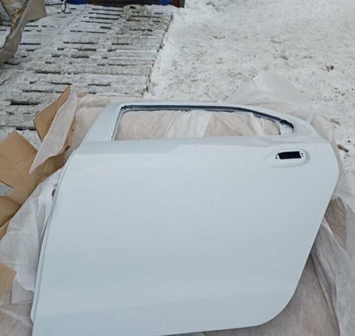 Двери Рено Логан 2 в цвет новые