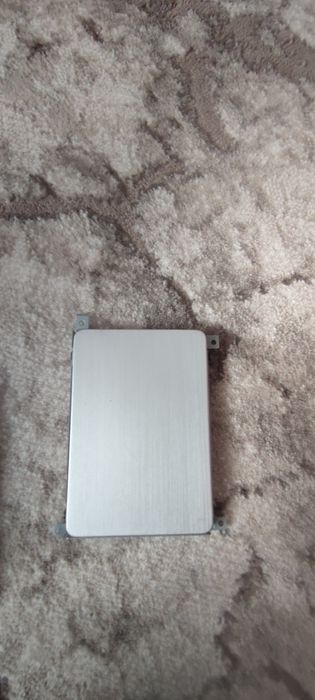 Vând 2x Ssd 3x GB RAM și un procesor Intel core a cincea generație