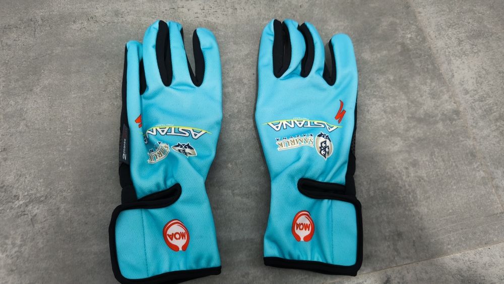 Продам велоформу Astana , original