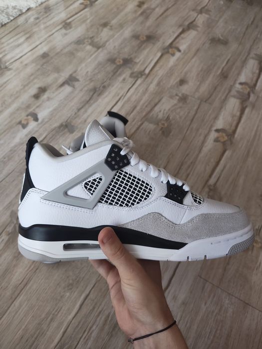 *ULTIMA PERECHE* - Jordan 4 military black FULL BOX EU 42