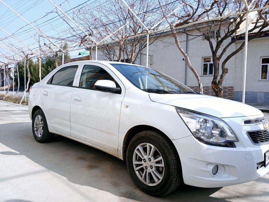 Cobalt oq rangda 20022 Manzil samarqand