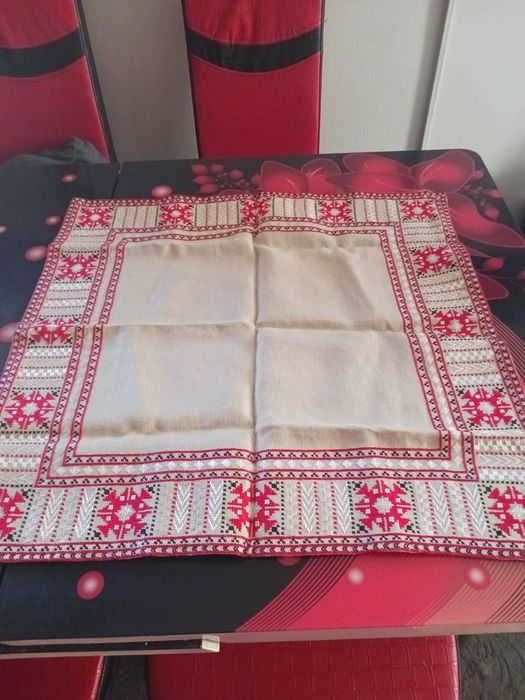 Ръчно изработени карета и възглавници за колекционери