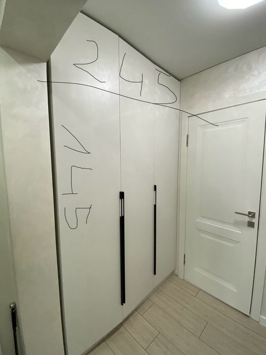 Шкаф почти новый