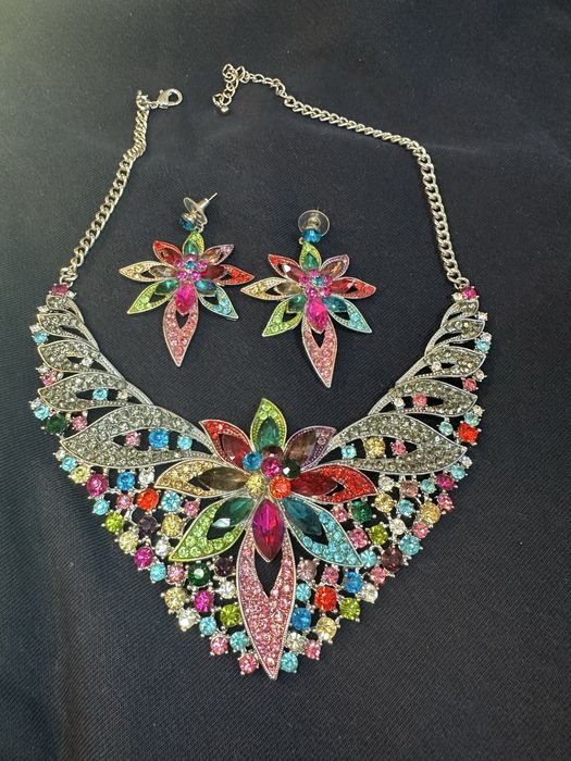 Продам набор бижутерии