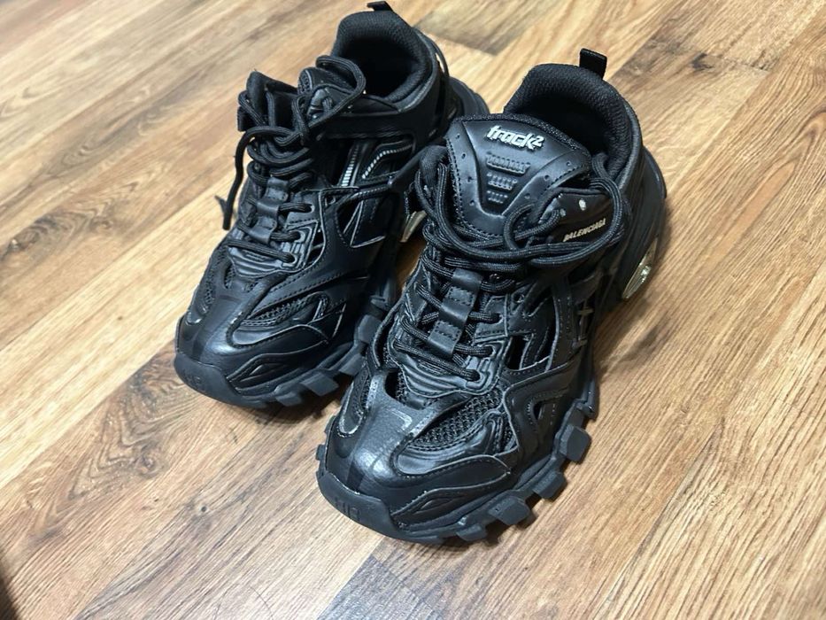 Маратонки  BALENCiAGA номер 38