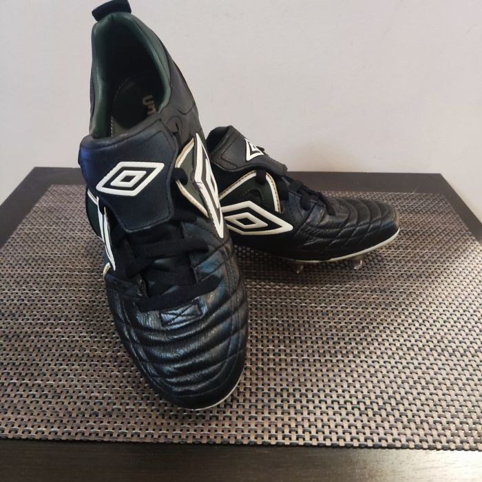 Футболни обувки Umbro Speciali PRO SG