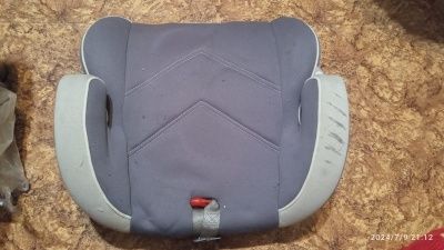 Автомобильное детское кресло