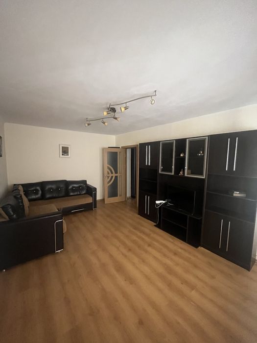 Apartament 2 cam decomandat zona Tic-Tac de inchiriat