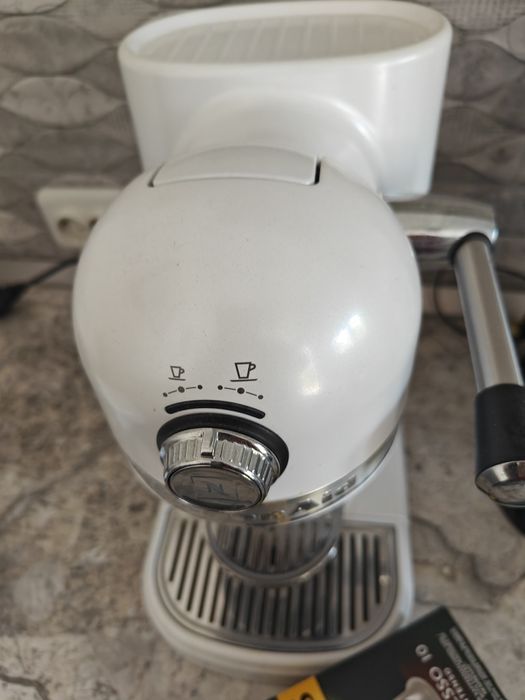 KitchenAid Nespresso Coffee Machine Almond Cream