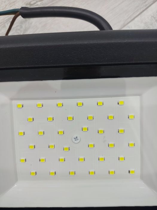 Прожектор освещения 220 LED