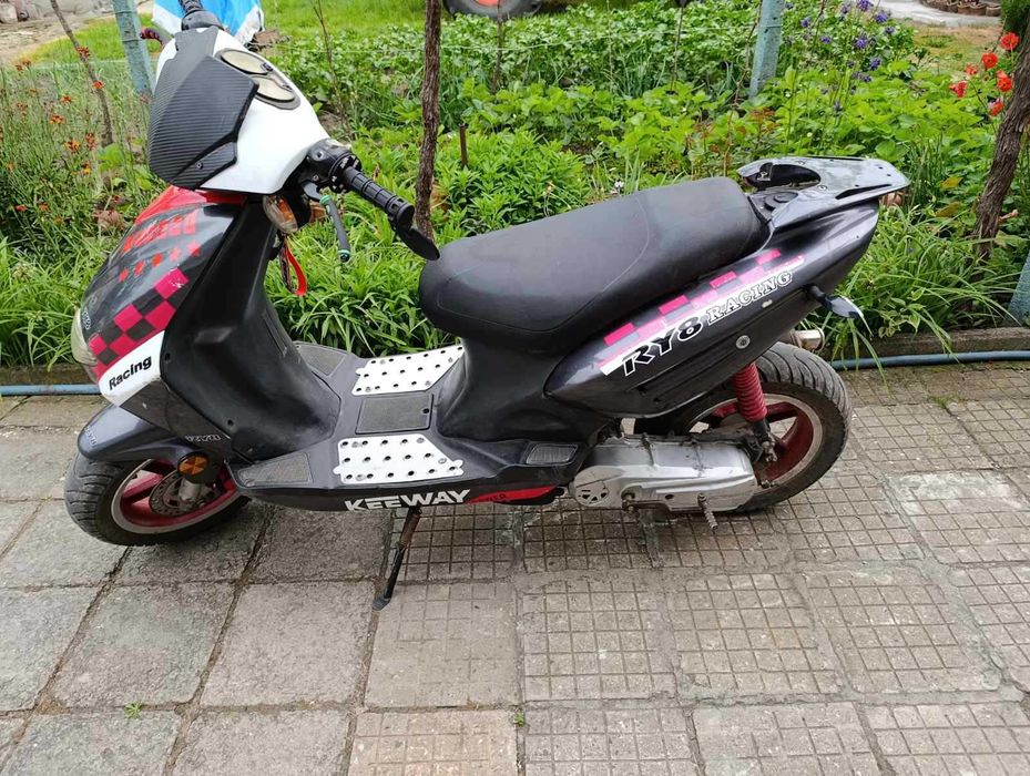 Продавам мотопед 50 кубика
