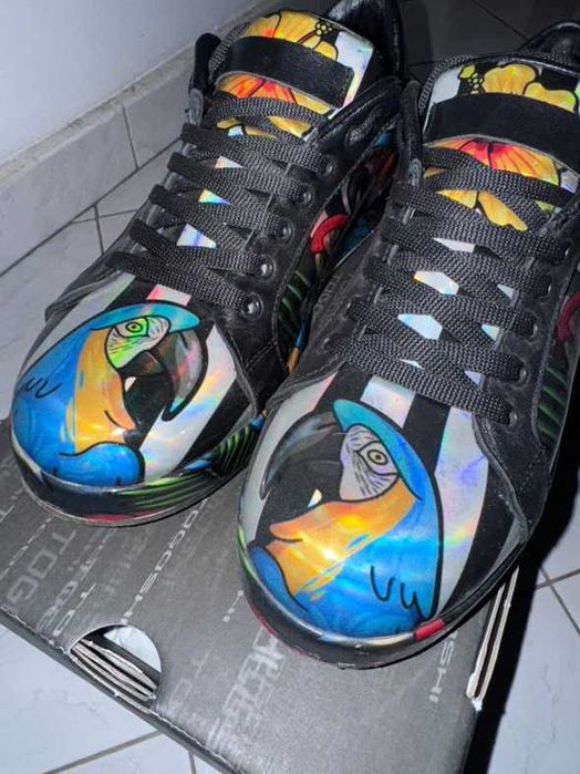 обувки TOGOSHI с шарени папагали