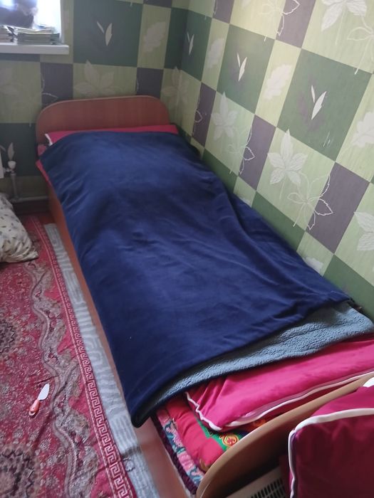 Продается кровать 2 штуки одинаковые