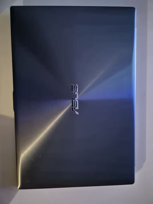 Vând laptop Asus