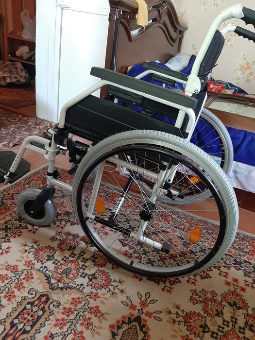 Инвалидная коляска