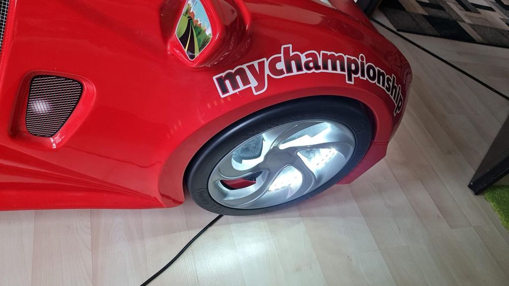 Pat în forma de McQueen