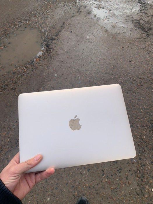 MacBook-MAX 256 talig m1 chip qoyilgan