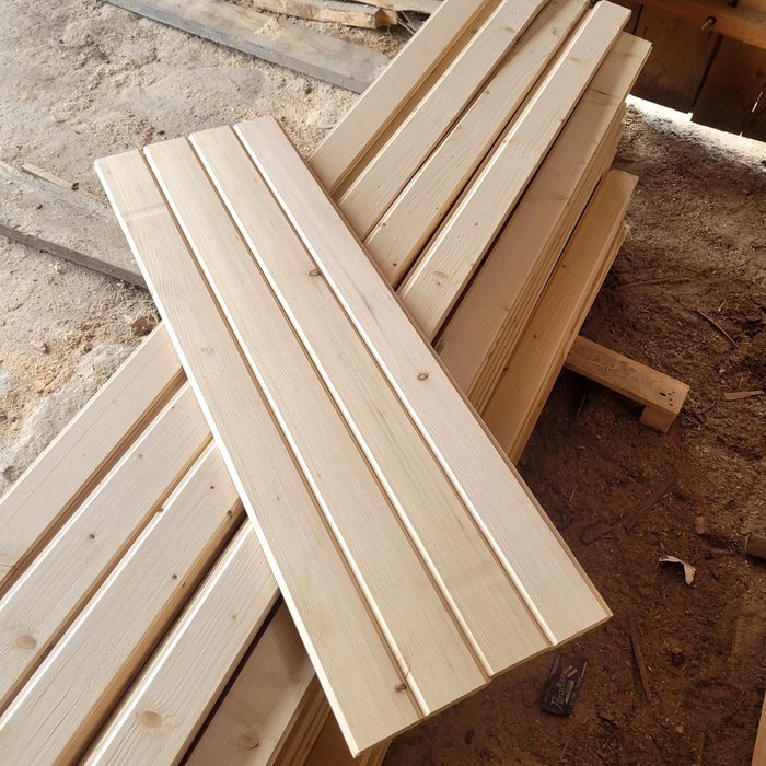 Vand lambriu și cherestea de brad