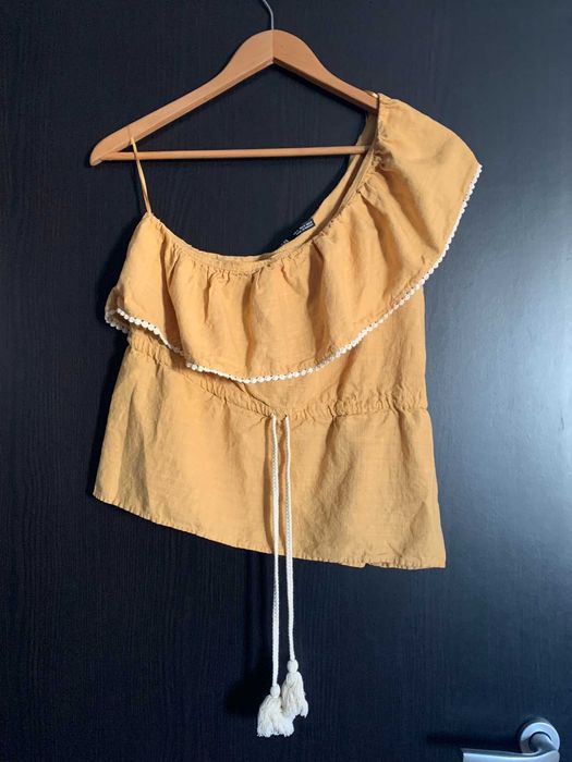 Top galben cu umar gol Zara / Crop top albastru deschis