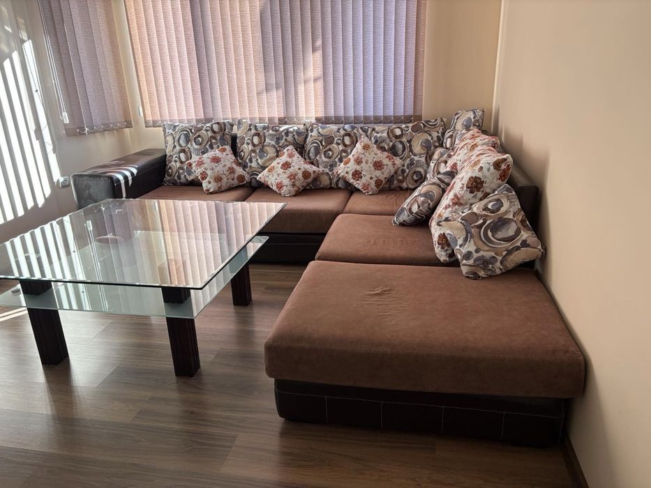 Ъглов диван запазен