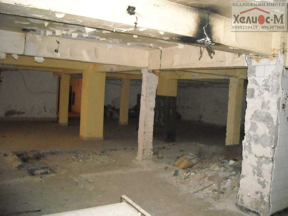 Дава се под наем Заведение в Монтана, Идеален център - 460 кв.м за 99450 € - Снимка #1